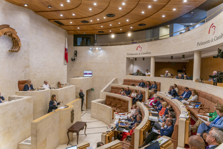 El PP aprueba una iniciativa de Vox para derogar la Ley de Memoria de Cantabria