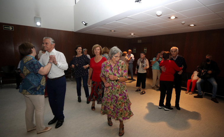 Los mayores coruñeses volverán a bailar en los centros cívicos el 9 de octubre