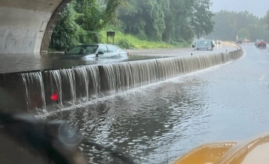 El alcalde de Nueva York se defiende de las críticas por las inundaciones