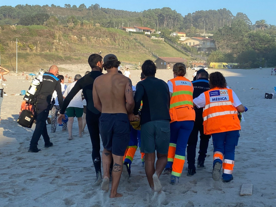 Trasladan al Chuac a un hombre que sufrió un accidente practicando snorkel en Valcovo