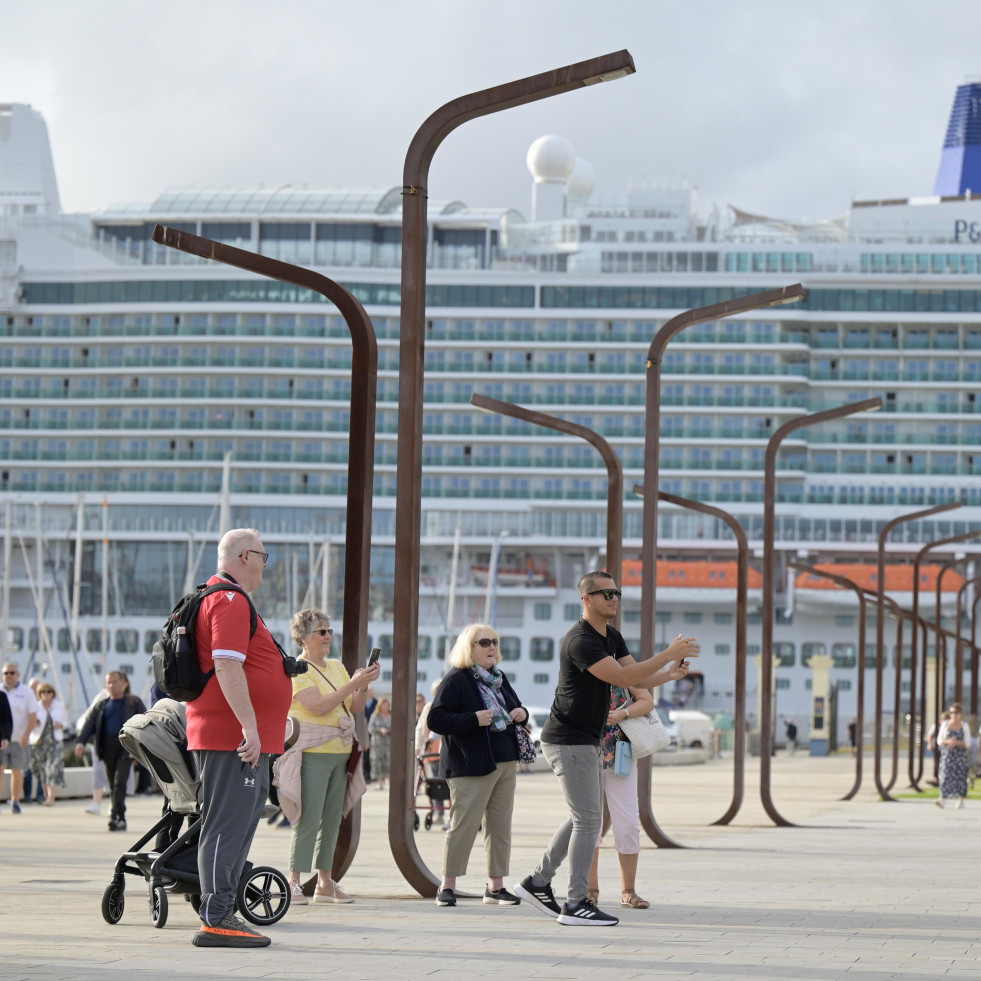 Los cruceros de A Coruña generaron en 2024 un impacto de entre 35 y 40 millones de euros en la ciudad y su área