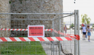 Acotan la fachada del edificio del Archivo del Reino de Galicia por amenaza de caída de cascotes