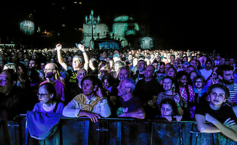 Honores a la Virgen del Rosario y una fiesta que viajó en el tiempo a ritmo de folk y rock