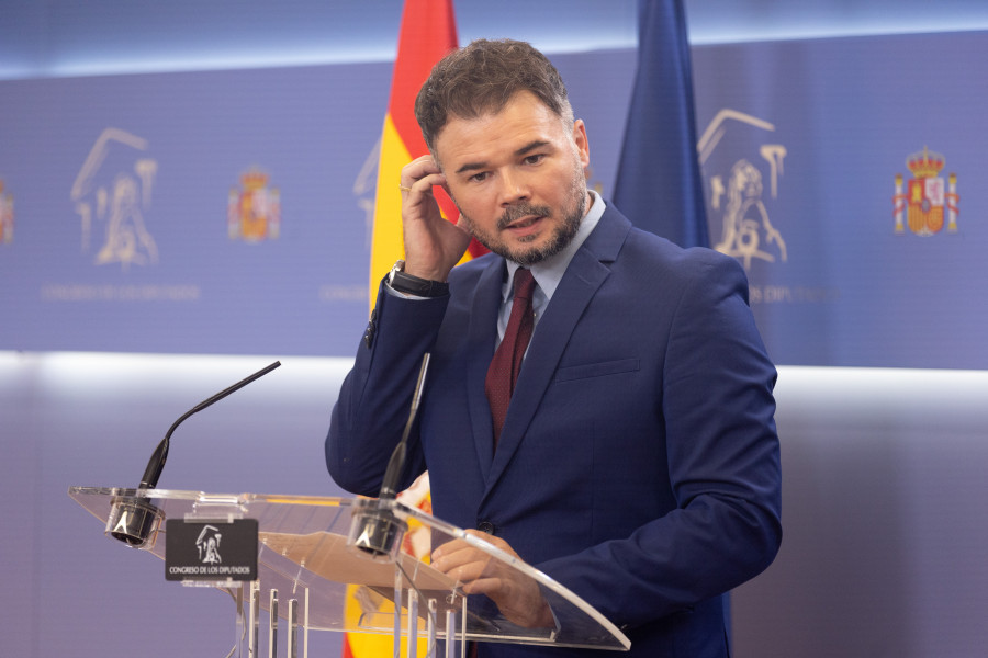 Rufián mantiene ante Sánchez la exigencia de un referéndum: "Los votos de ERC se sudan"