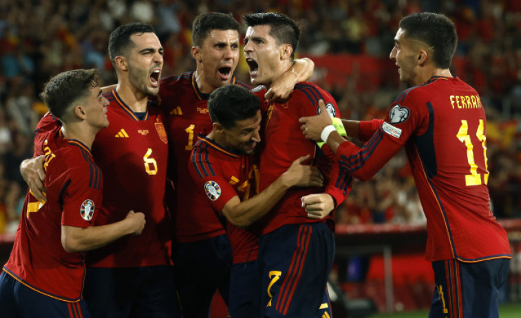 Morata y Sancet le dan una importante victoria a España (2-0)