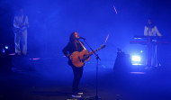 Andrés Suárez encandila al  Palacio de la Ópera con su ‘Viaje de vida y vuelta’