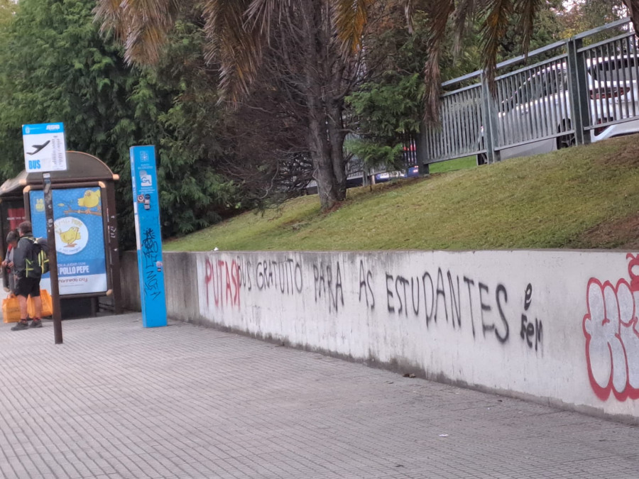 El BNG de A Coruña exige que se limpie una pintada machista en Alfonso Molina