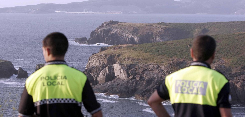 La renuncia de cuatro agentes de la Policía Local de Oleiros obliga a incorporar siete más