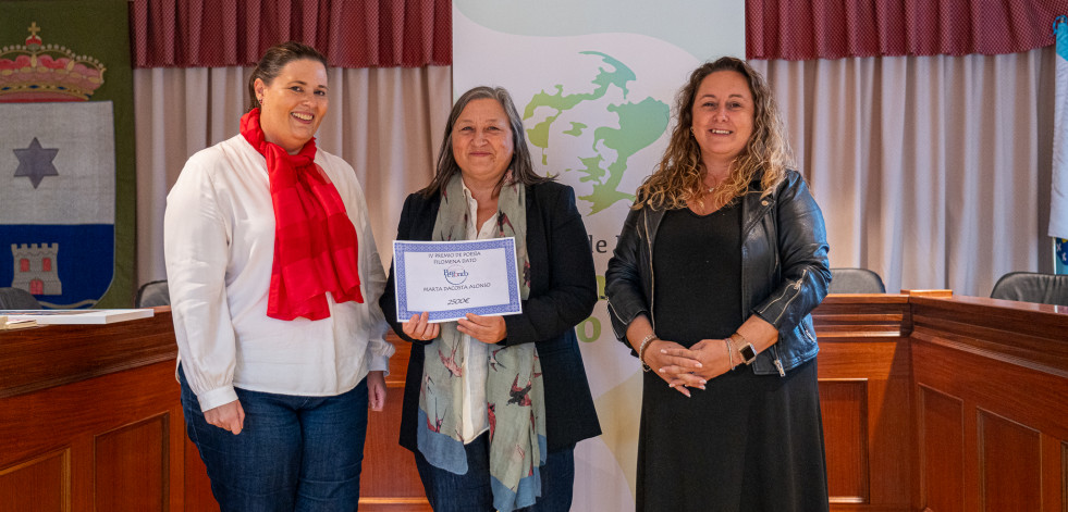 Marta Dacosta recibe o premio de poesía Filomena Dato de Bergondo