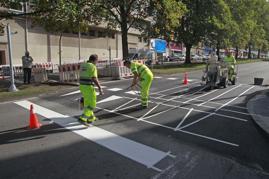 La avenida de Arteixo de A Coruña suma un paso de peatones entre Os Mallos y Vioño