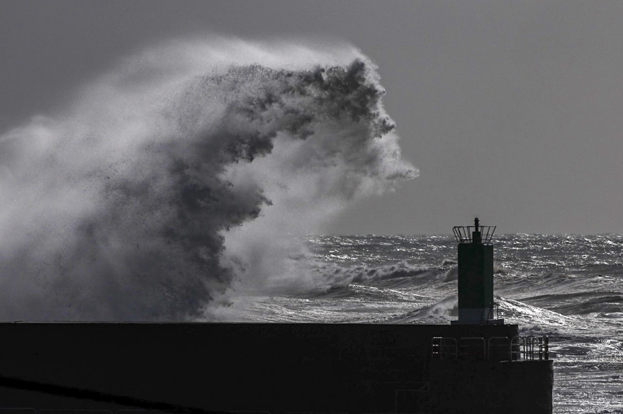 Galicia vuelve este miércoles a los avisos amarillos por viento y lluvia