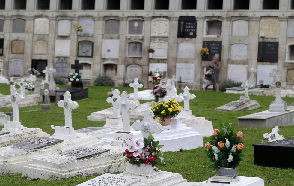 O Consello da Cultura Galega aborda o uso da lingua nos ritos funerarios