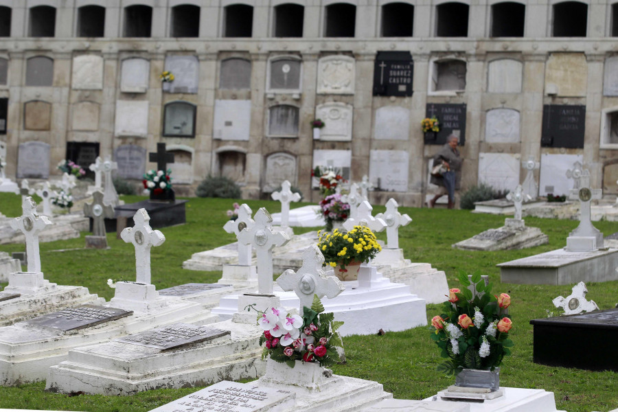 O Consello da Cultura Galega aborda o uso da lingua nos ritos funerarios