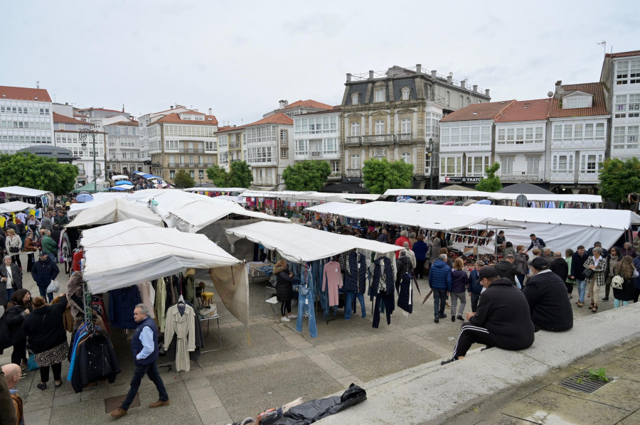 Centenares de personas se citan en Betanzos para la Feira de Santos