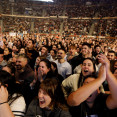 El cantante asturiano, ayer en el Coliseum  @patricia g. fraga (3)