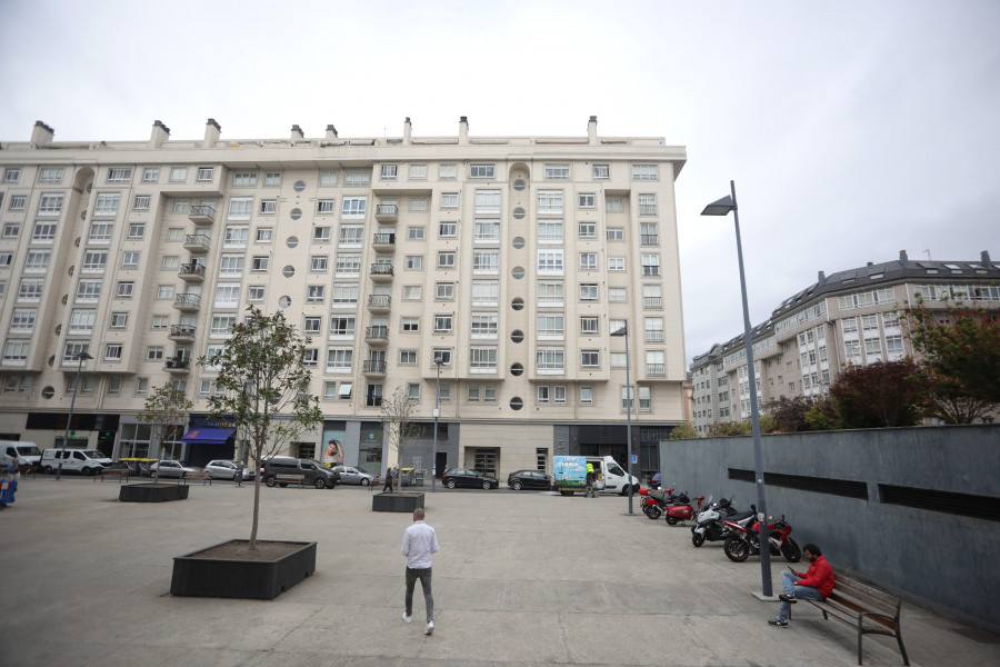 La Policía detiene en A Coruña a un hombre que estafó 30.000 euros a 17 personas