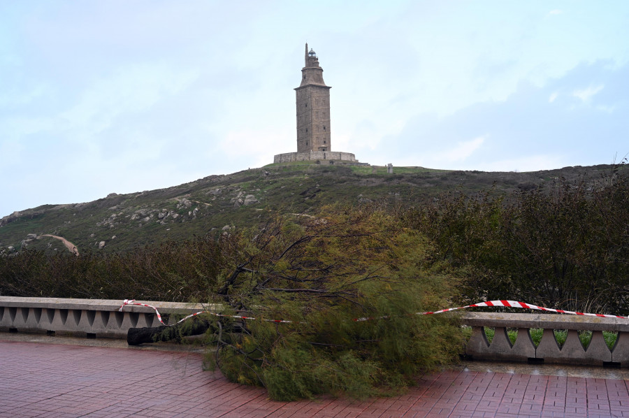 Domingos golpea A Coruña con fuertes vientos y lluvias