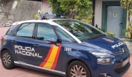 La Policía Nacional rescata a un bebé encerrado en un coche en A Coruña