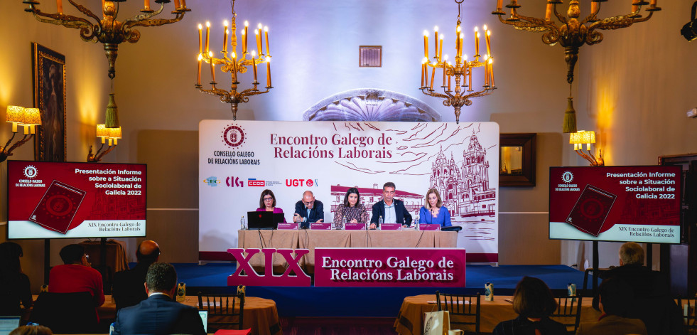 El Hostal de los Reyes Católicos acoge la presentación del Informe sobre la situación sociolaboral de Galicia