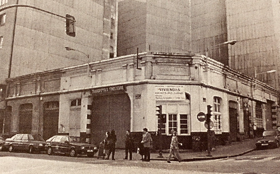 Transportes Finisterre cierra su baraje en el cruce de las calles Rosalía de Castro y Betanzos 1998