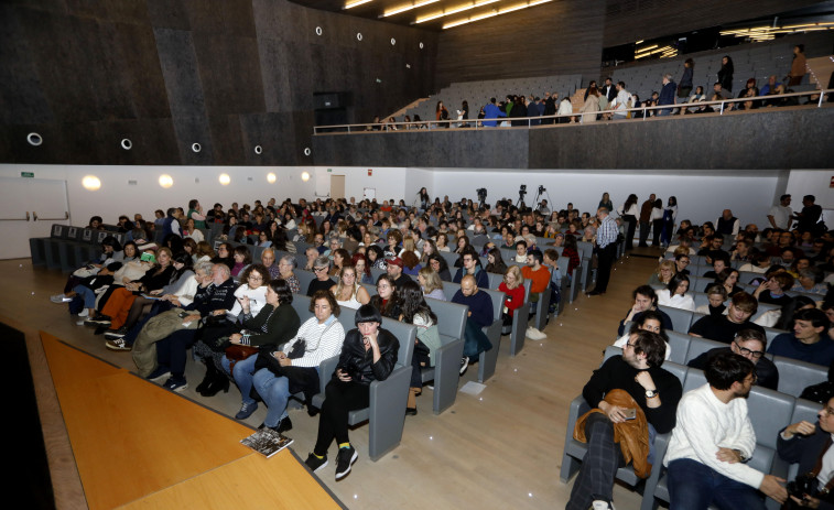 Joseba Sarrionandia y Charo Lopes inaugurarán en nuevo ciclo de Poetas Di(n)versos a A Coruña