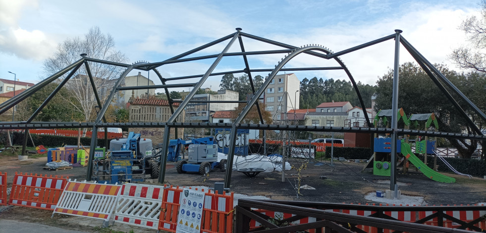 Arteixo avanza en la construcción del 'parque burbuja' del paseo fluvial