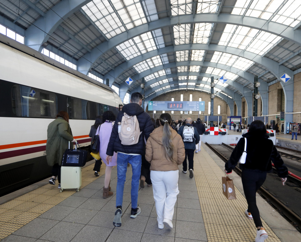 Estación de tren de A Coruña, Renfe