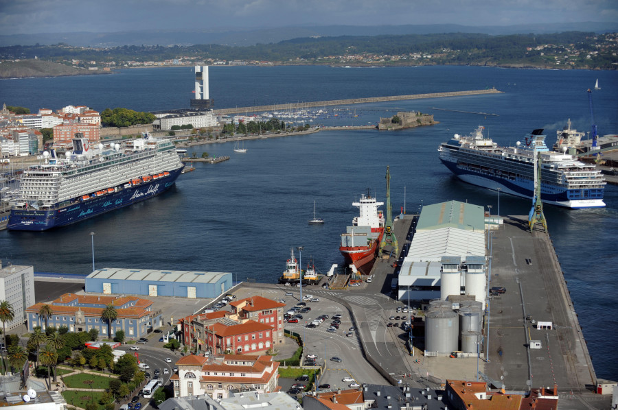 El presidente del Puerto de A Coruña sugiere los muelles como punto de distribución para la paquetería