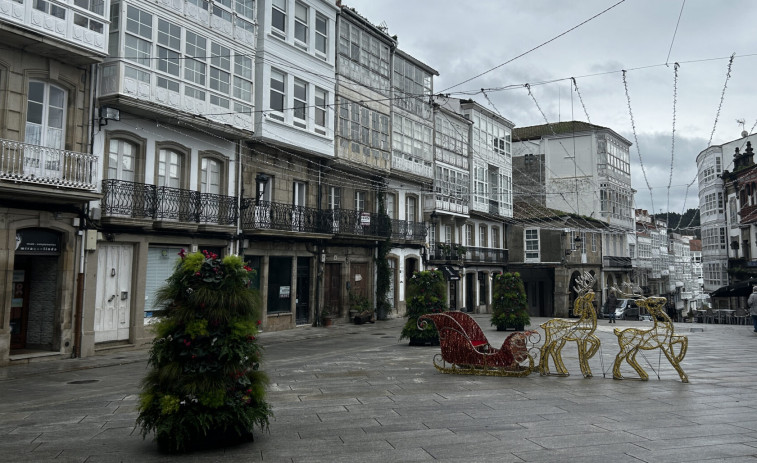 Betanzos enciende su alumbrado navideño con la escuela municipal de folclore