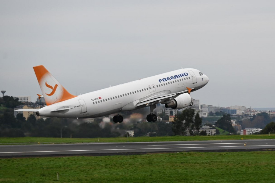 El aeropuerto de A Coruña recibe la visita de la compañía Freebird para volar a Estambul