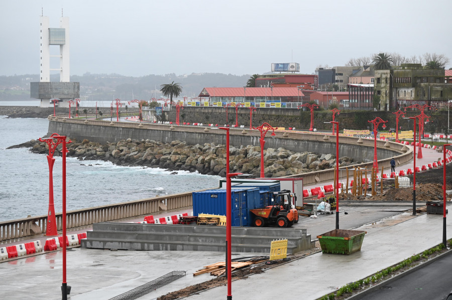 La primera gran reforma del Paseo Marítimo de A Coruña, pendiente de la climatología