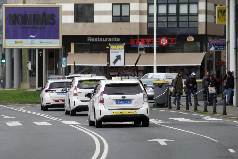 Taxis en el paseo marítimo