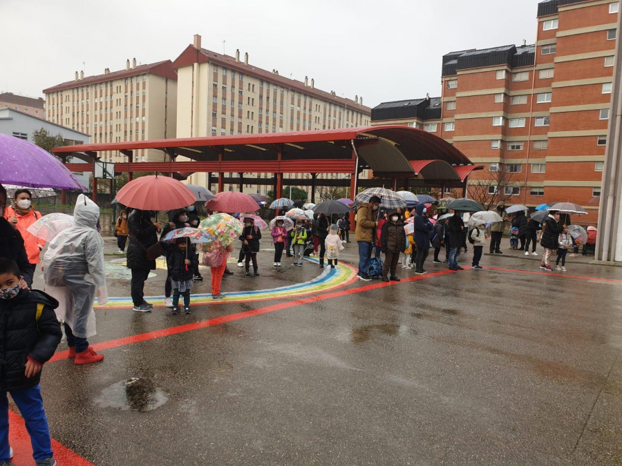 Las ANPA gallegas, contrarias a prohibir el uso de móviles en los centros