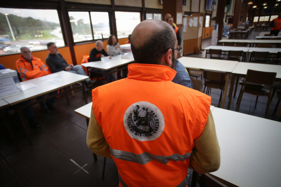 Alcoa se reunirá este jueves con el comité de San Cibrao para abordar el aplazamiento del horno