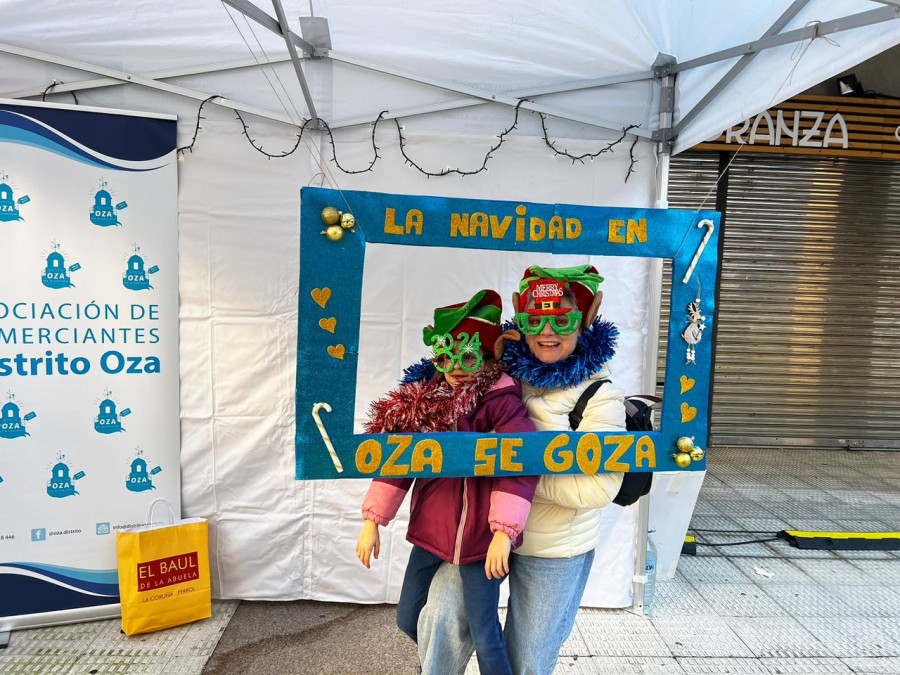 Los comerciantes del Distrito Oza entregan los premios de su concurso de dibujo