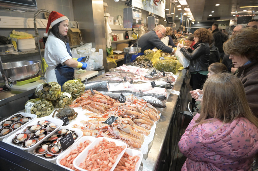 Precios a la baja en los pescados y colas de última hora para comprar en la plaza de Lugo