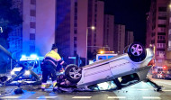 Un conductor ebrio vuelca en la avenida de Monelos de A Coruña