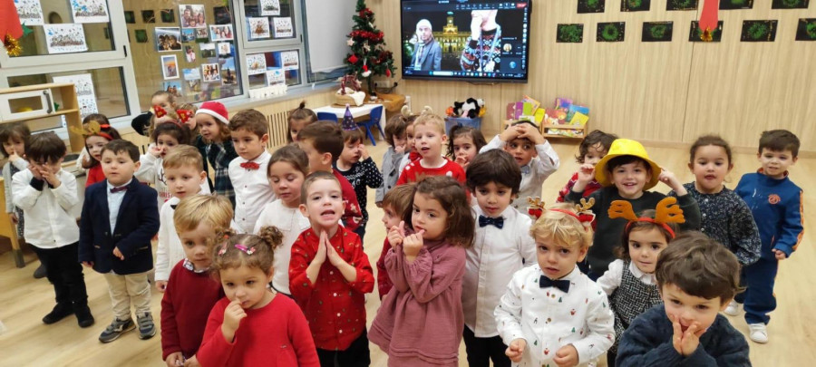 La ilusión navideña se extiende entre alumnos y profesores con los festejos escolares de A Coruña