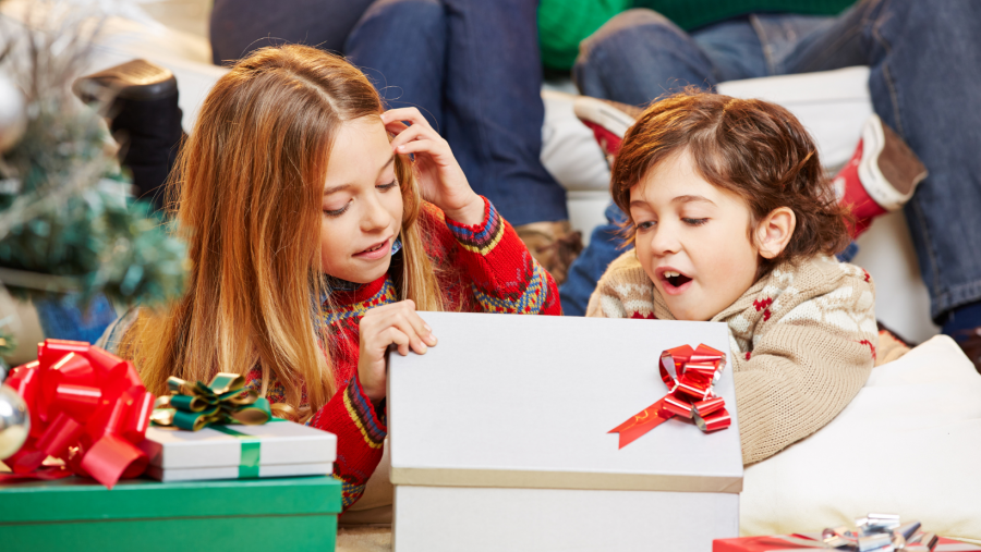 Cuántos regalos debe recibir un niño por Navidad?