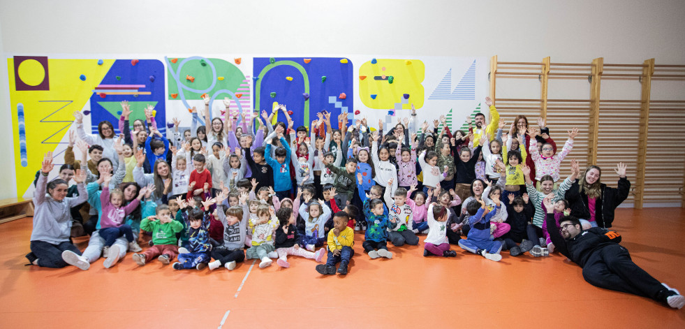 Un centenar de niños disfrutar del campamento de Navidad de Culleredo