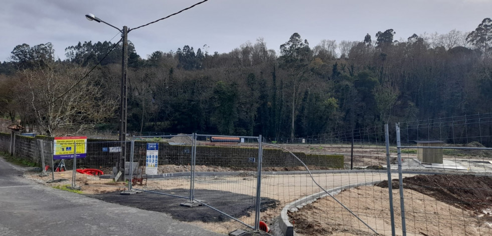 La senda peatonal y ciclista que une Nós e Iñás ya está abierta al público aunque no finalizaron las obras