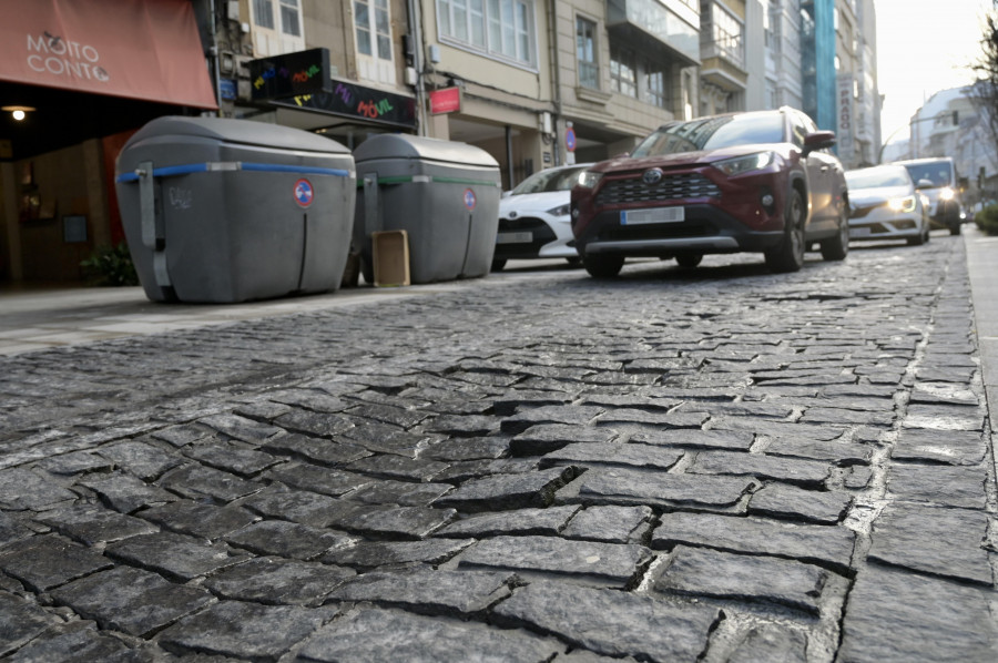 Urbanismo retira de forma progresiva el empedrado de las calles del centro de A Coruña