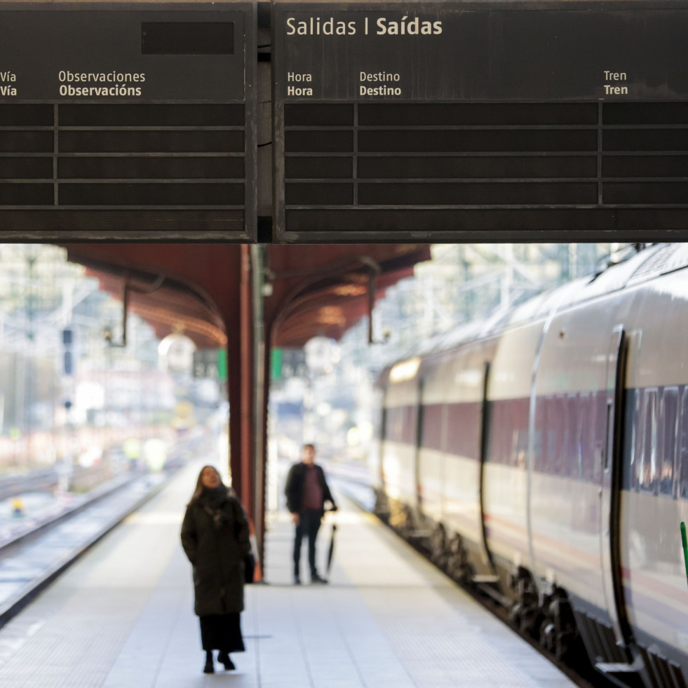 El Adif restablece la circulación en la línea A Coruña-Lugo, interrumpida el viernes entre Teixeiro y Oza