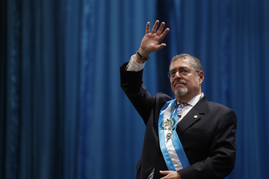 El presidente de Guatemala finalmente investido, sin la presencia de Felipe VI y de Boric