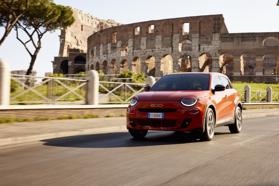 Fiat lanza al mercado el 600 eléctrico, desde 23.150 euros con el 'Plan Moves'