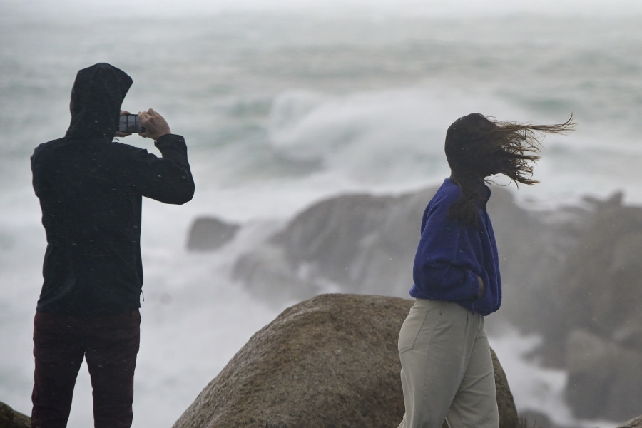 El litoral de A Coruña, la Costa da Morte y la Mariña lucense continuarán en aviso amarillo