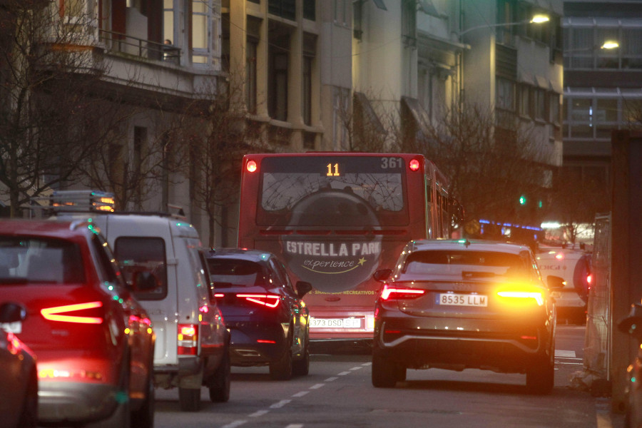 Piden una comisión de chóferes y vecinos para el mejorar el servicio de Tranvías Coruña