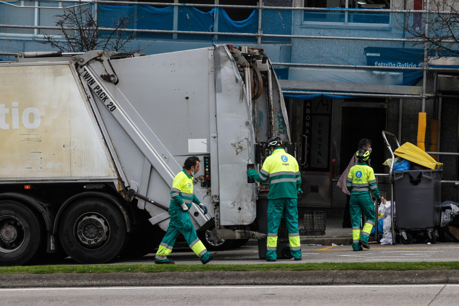 Rey ve una oportunidad al anularse el contrato de recogida de basura de A Coruña