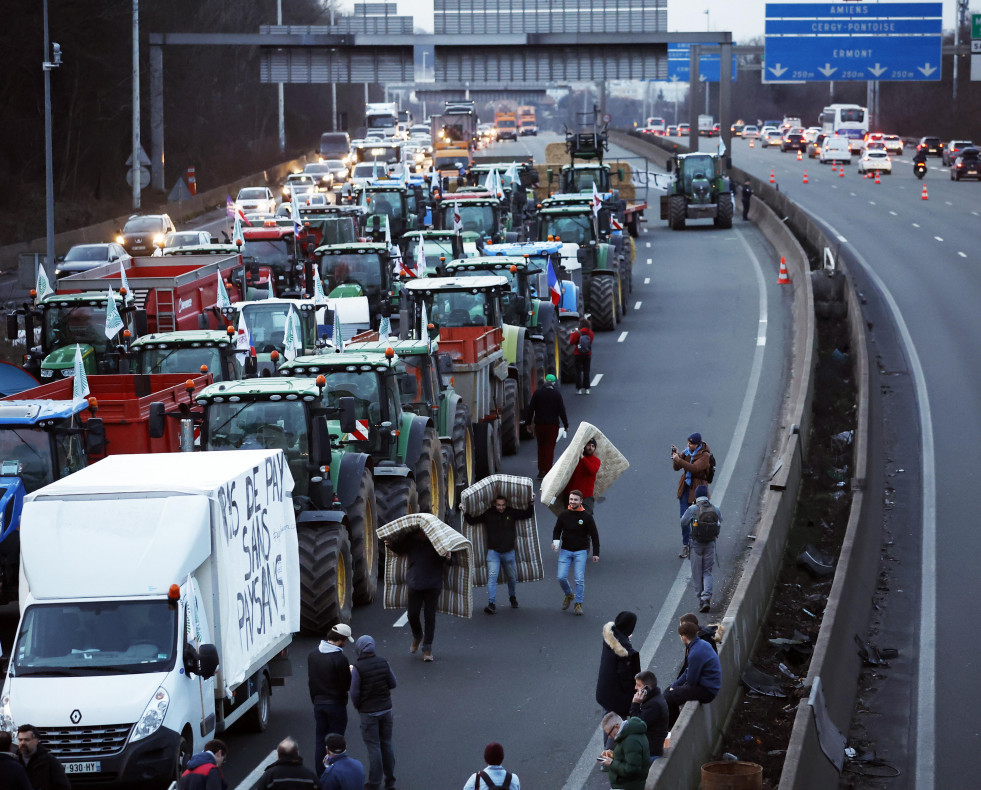 Autopista colapsada por el sector primario en Francia @ EFE