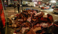 La basura invade un cruce en A Coruña